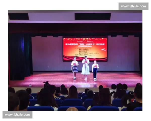 《在演讲的舞台上绽放光彩学校演讲比赛的激情与思考》